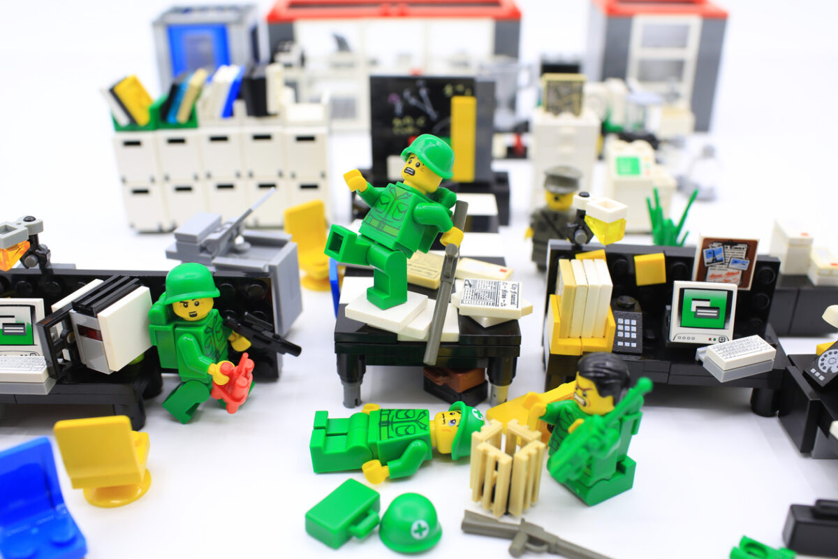 Boites de rangement et briques Lego géantes